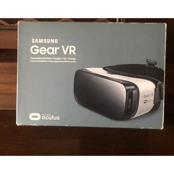 - Samsung SM-R322NZWAXAR Gear VR Headset - Frost White - Picture 1 of 5
